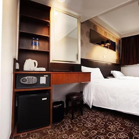 Lander Hotel Prince Edward Hong Kong Exterior photo
