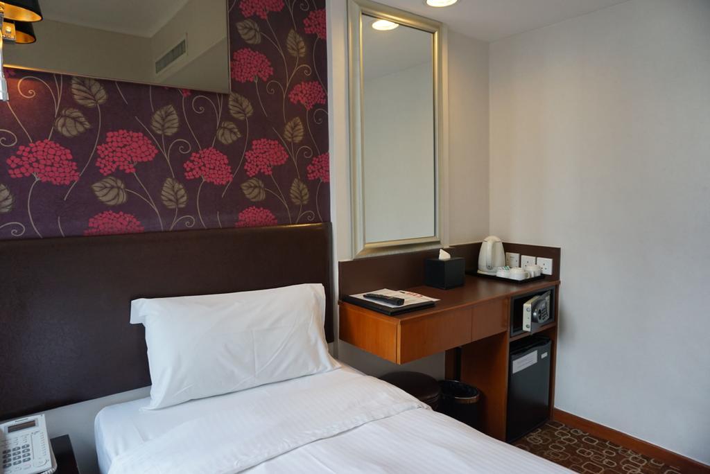 Lander Hotel Prince Edward Hong Kong Exterior photo