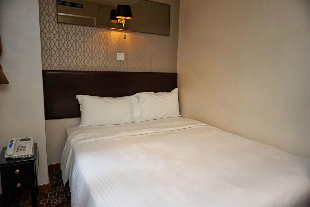 Lander Hotel Prince Edward Hong Kong Exterior photo